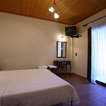 Mirsinia Apartments - Skopelos Loutraki  Екстериор снимка