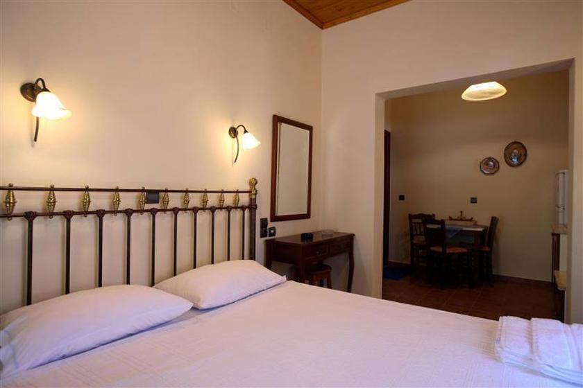Mirsinia Apartments - Skopelos Loutraki  Екстериор снимка